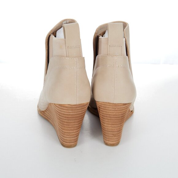 DV Dolce Vita GERDY Bootie Beige Women's Size 8 NWT - Picture 4 of 8